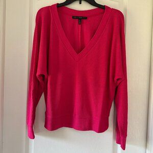WHBM Women's V-Neck Knit L/S Top Fuchsia Size Medium EUC